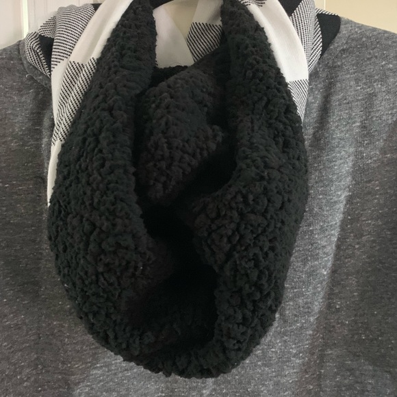 PINK hoodie - Picture 3 of 3